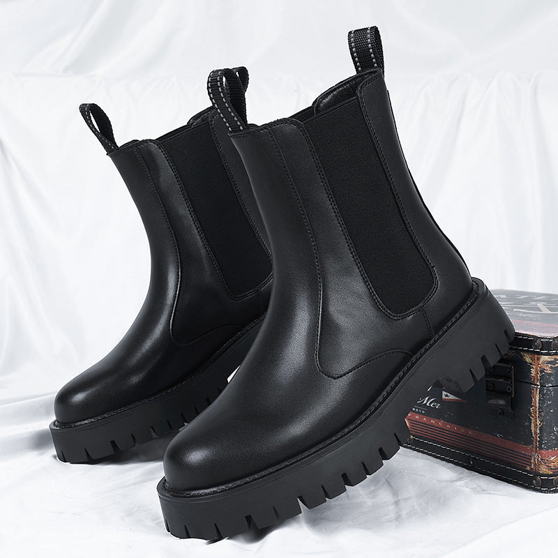 Robust Chelsea boots with platform sole