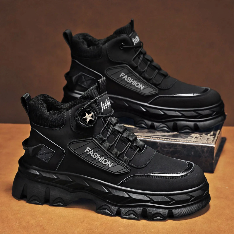 Padded men's boots with twist lock