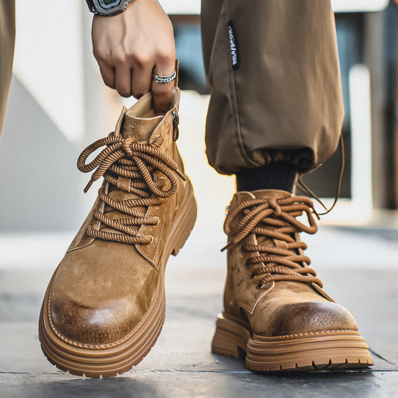 Classic men's boots made of pigskin
