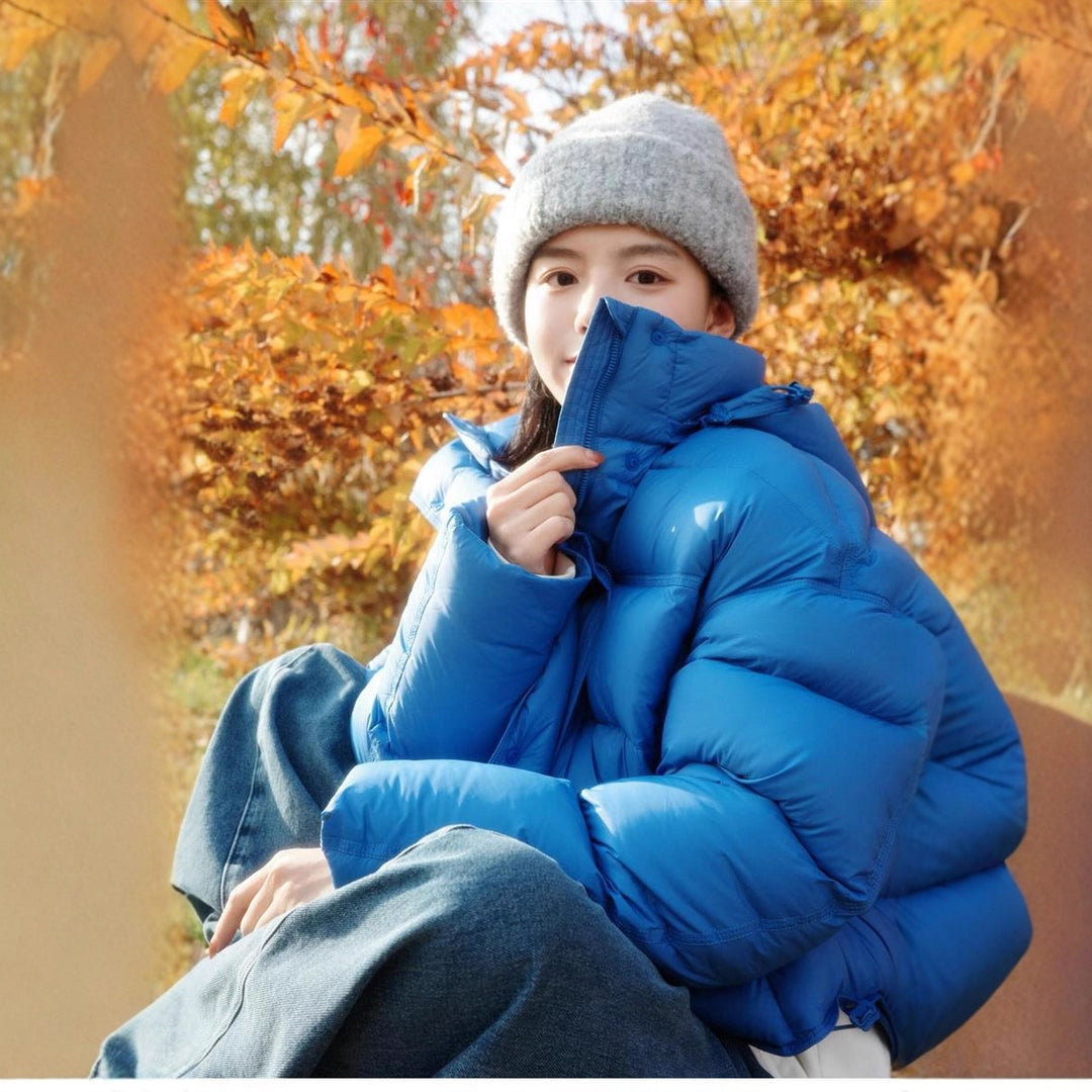 Short down jacket with hood, 90% white goose down