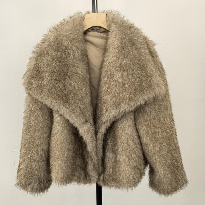 Elegant faux fur jacket with large lapels