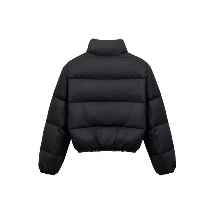 Short women's quilted jacket with zipper