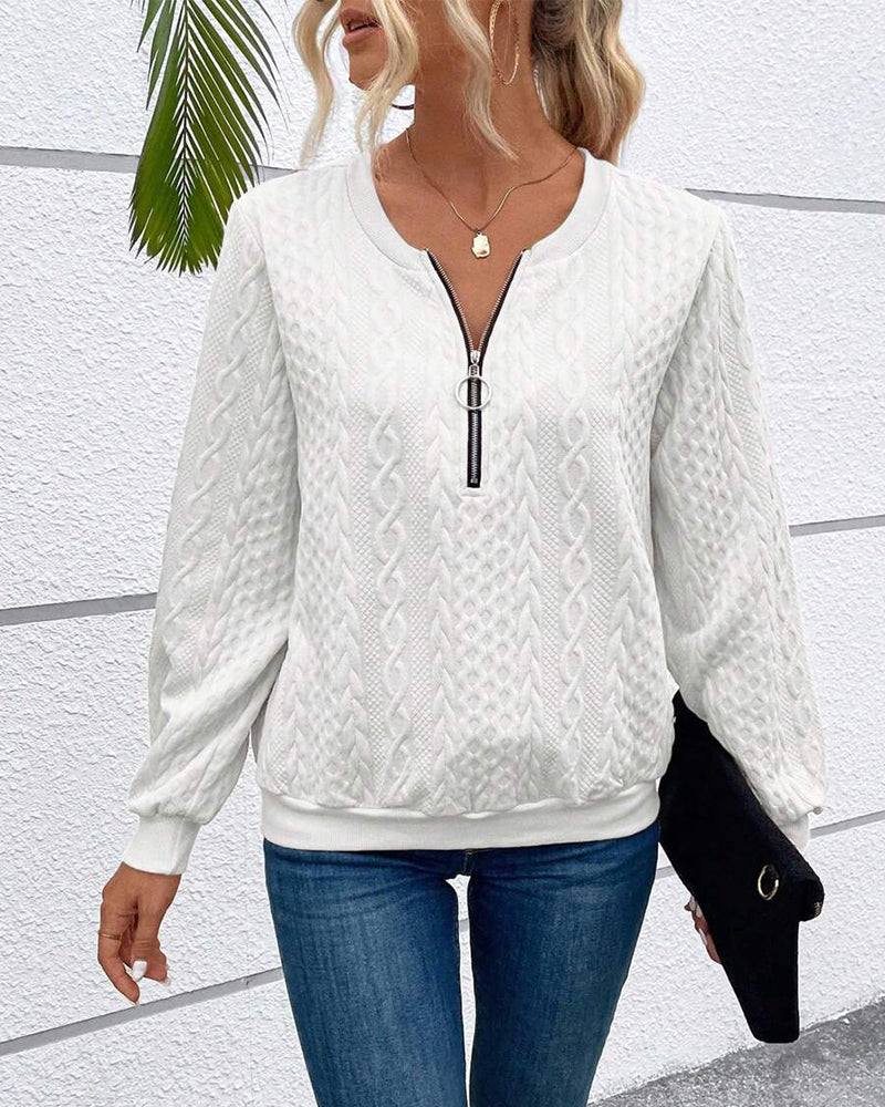 Chic Und Stil | Casual Solid Color Sweatshirt with Long Sleeves and Zipper