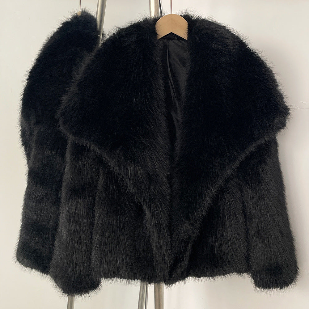Elegant faux fur jacket with large lapels