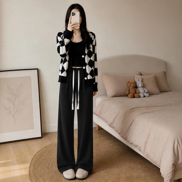 Women's corduroy trousers with wide leg, loose fit