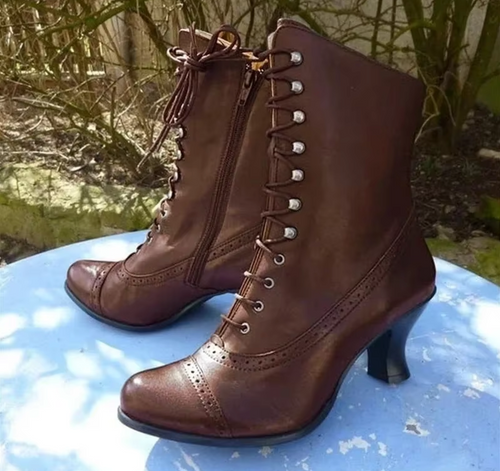 Amarae | Leather Boots with Lacing