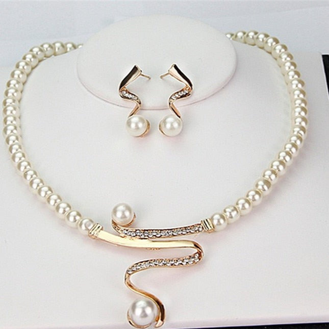 Amarae | Natürliche Perlenkette + Ohrring Satz Gold