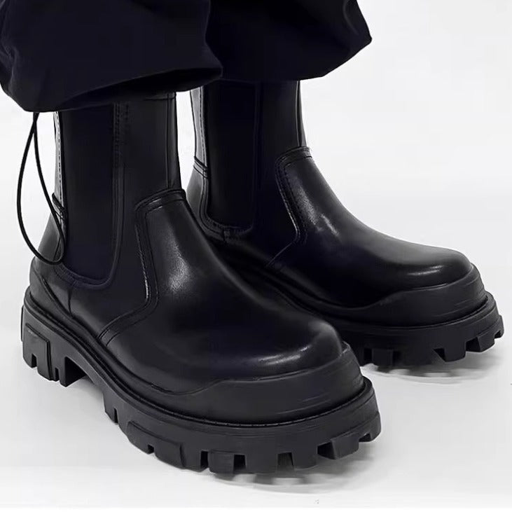 Elegant men's Chelsea boots with platform sole
