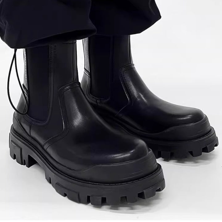 Elegant men's Chelsea boots with platform sole