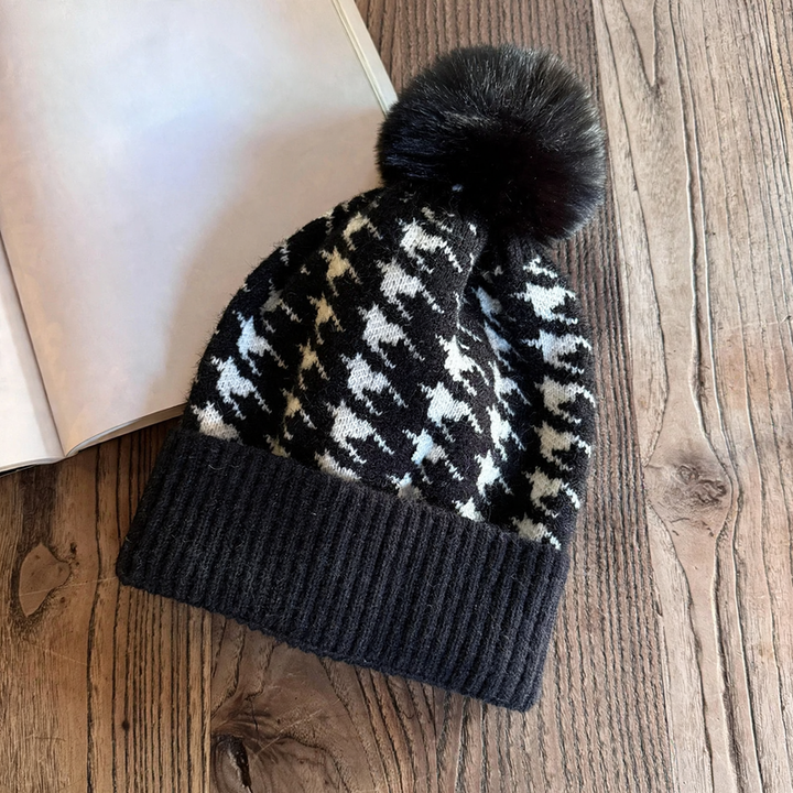 Women's knitted beanie and scarf set, warm lined