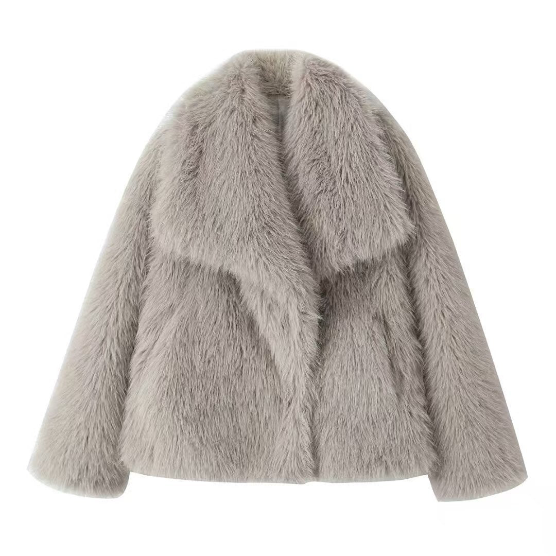 Women’s winter coat, faux fur, large lapel collar