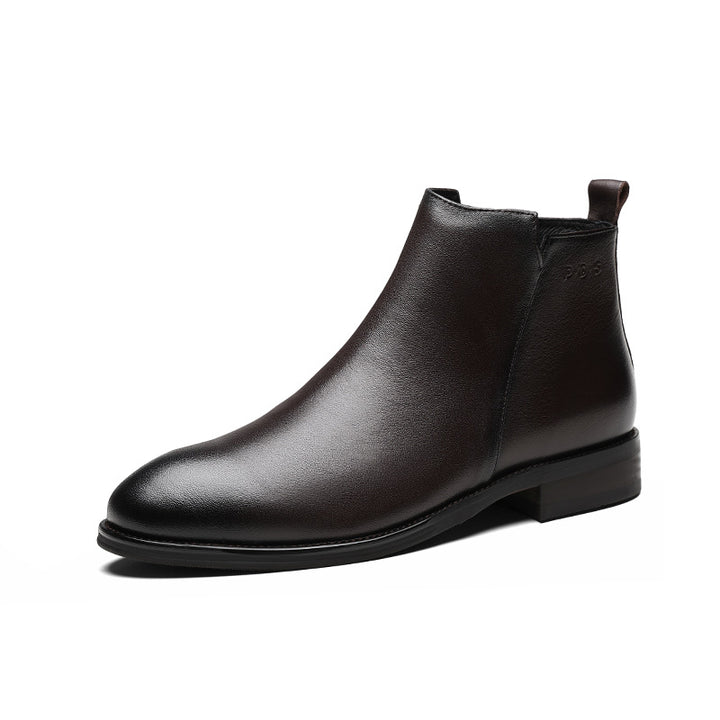 Fashionable men's leather boots