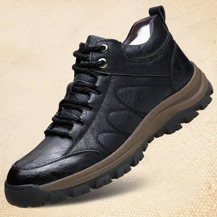 Padded men's winter boots for outdoor and leisure