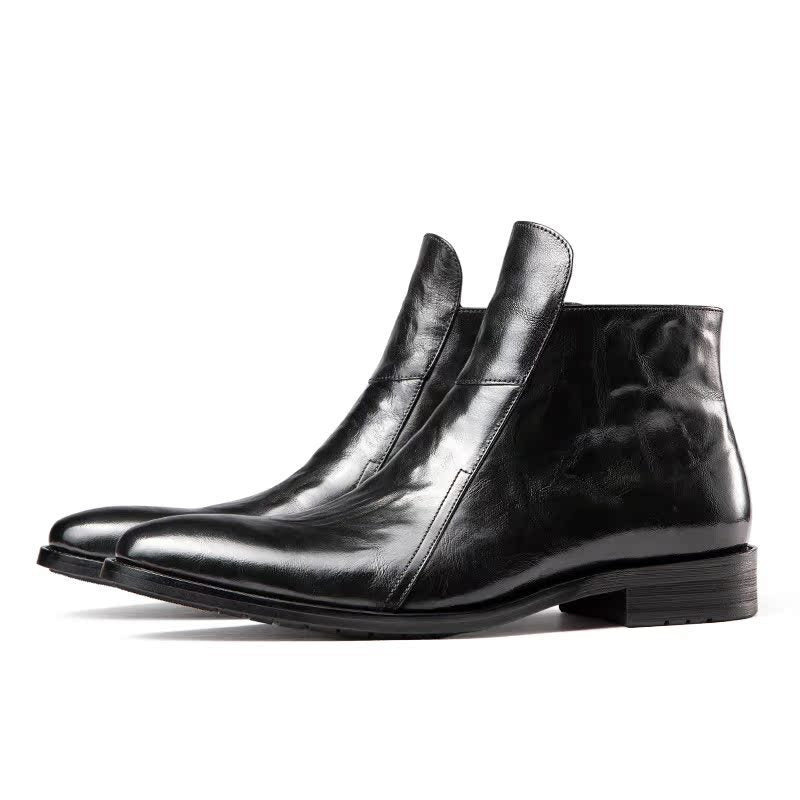 Padded men's Chelsea boots made of leather