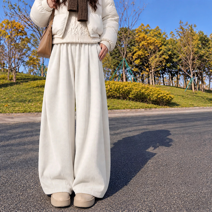 Padded cord wide pants in relaxed style