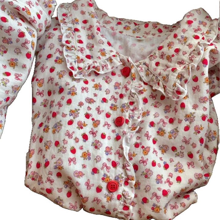 Women's pajamas made of cotton muslin with strawberry pattern