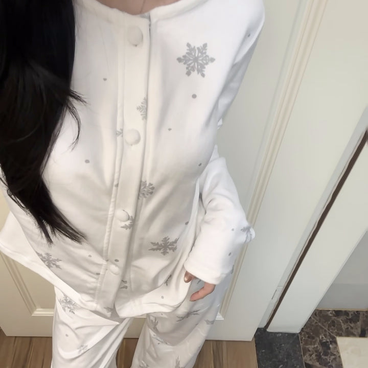 Women's pajamas made of island fleece, winter edition