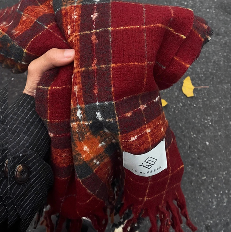 Checked scarf in Korean style