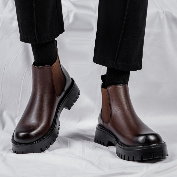 Warm men's Chelsea boots made of leather