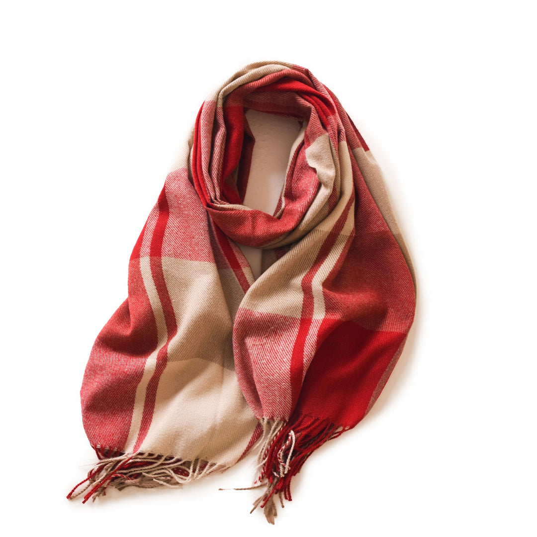 Checked women’s winter scarf with fringes