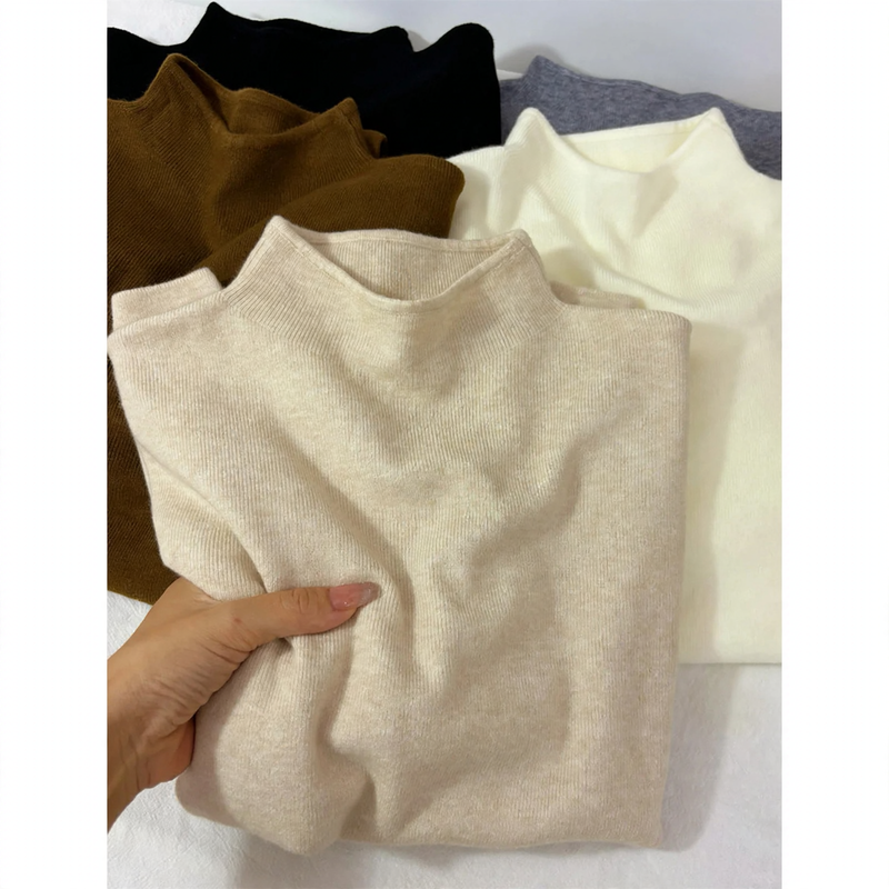 Women's knitted sweater with small stand-up collar