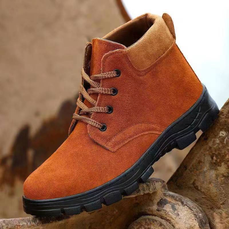 Men's winter boots made of cowhide leather with wool lining