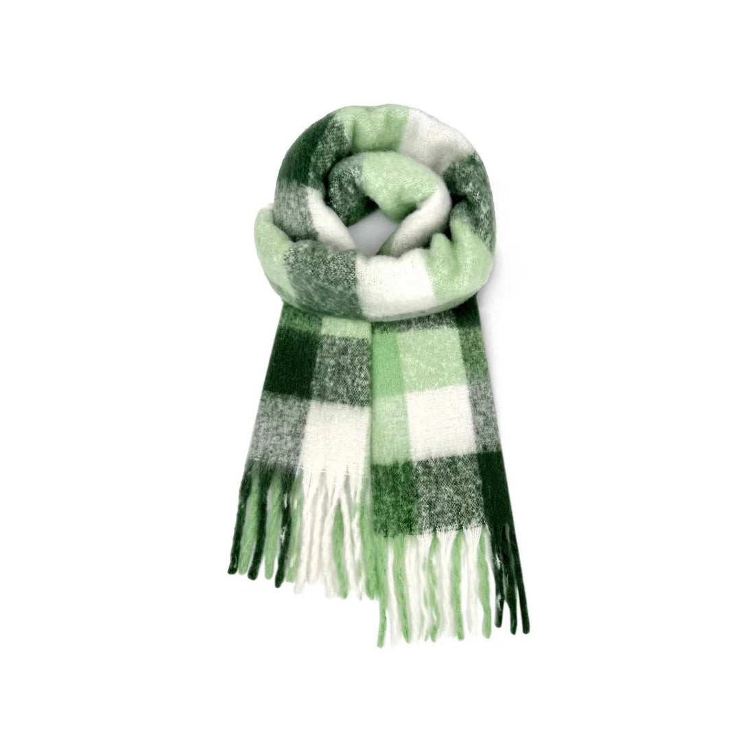Warmer scarf made of soft yarn, long and versatile