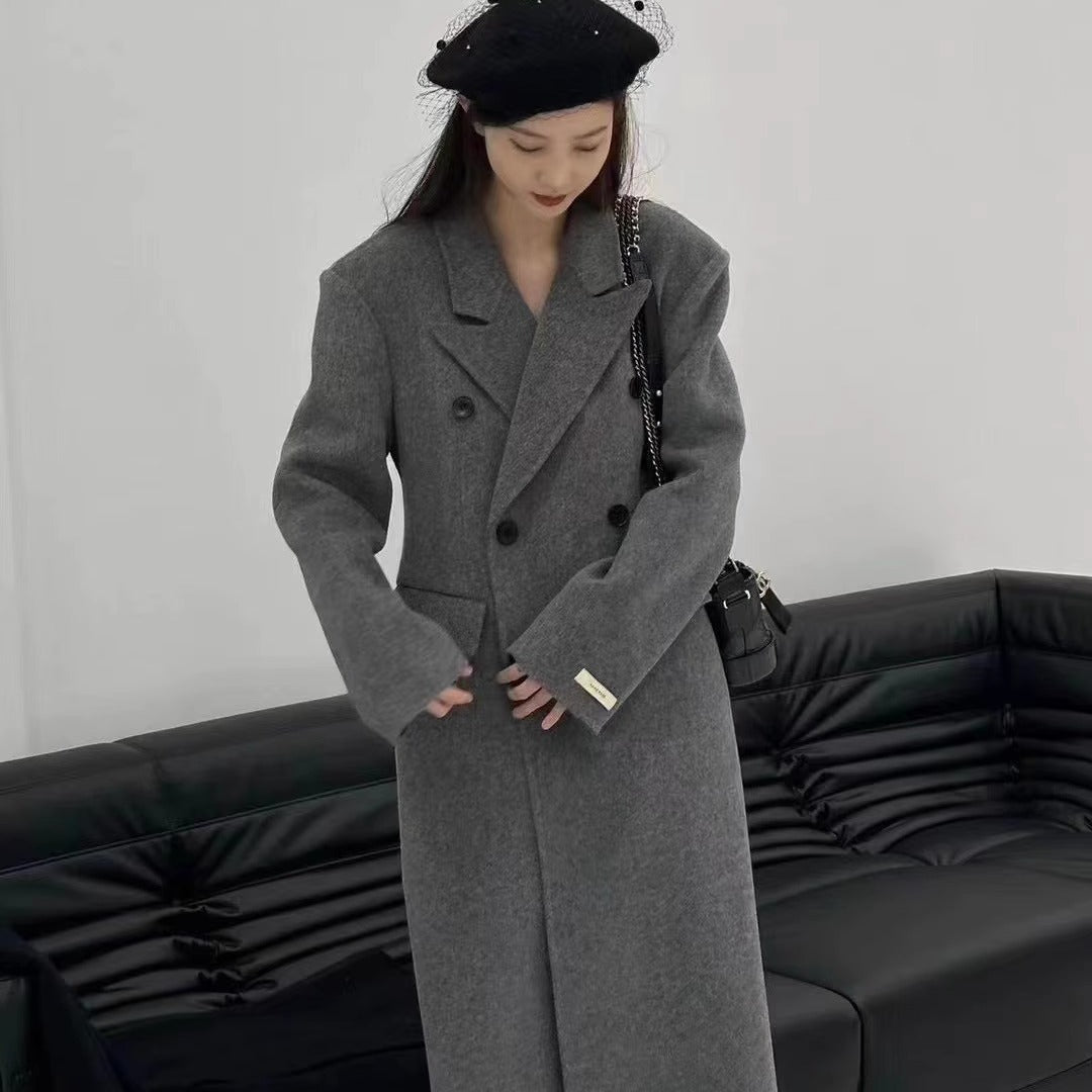 Tailored women's coat made of double-sided wool fleece