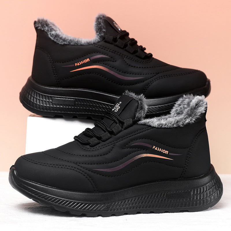 Padded men's winter boots with thick sole
