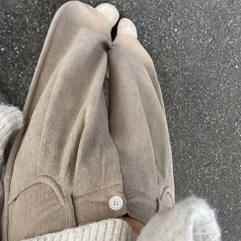 Women’s corduroy pants with wide leg, high waist