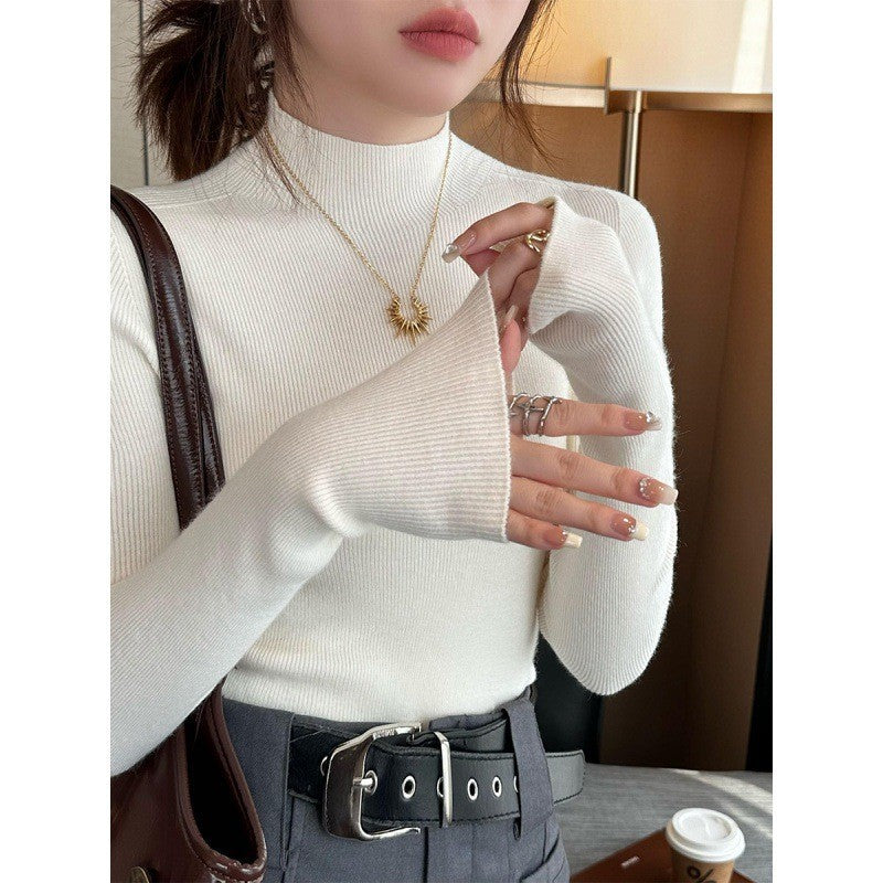 Women's knitted pullover, round neck, long sleeved, fitted