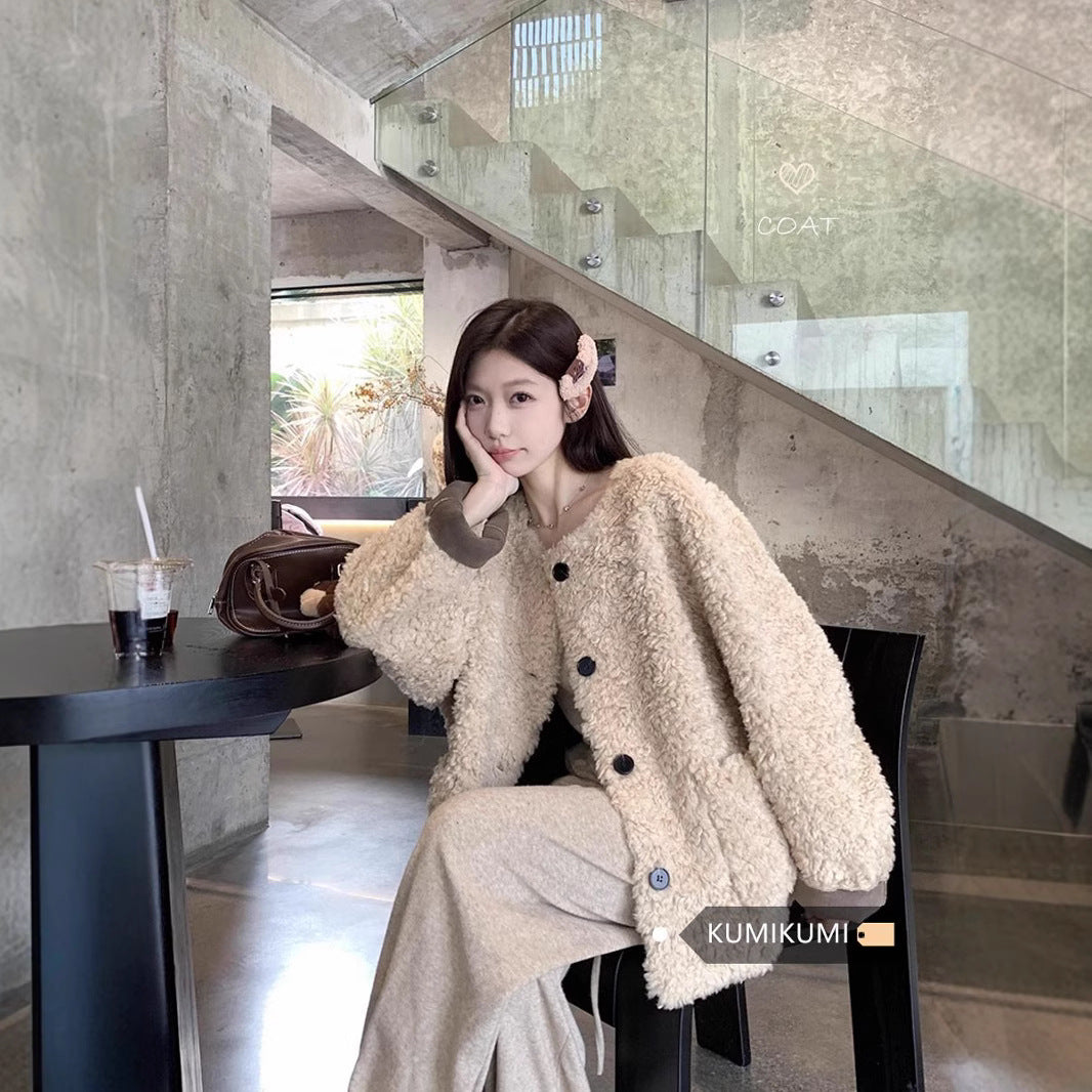 Women's coat made of lambskin imitation and suede imitation
