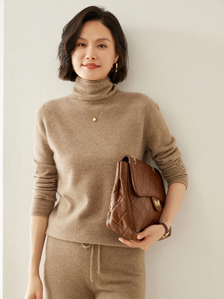Cashmere sweater with roll neck