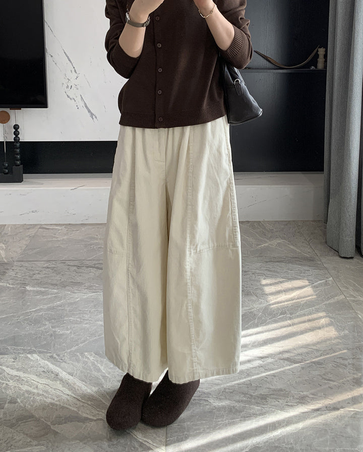 Ladies' cord trousers, wide cut, 7/8 length