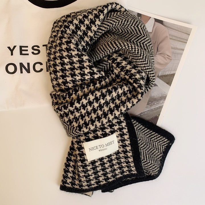 Double-sided scarf with houndstooth pattern, 165x23cm