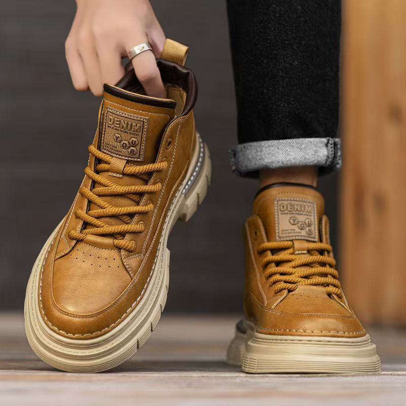 Men's vintage-style boots, slip-resistant