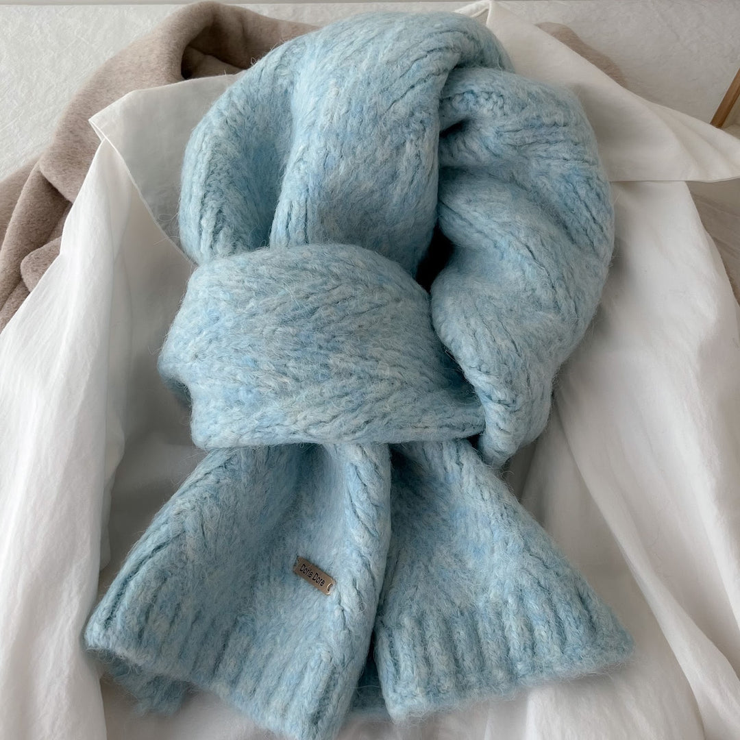Knitted scarf made of alpaca wool blend