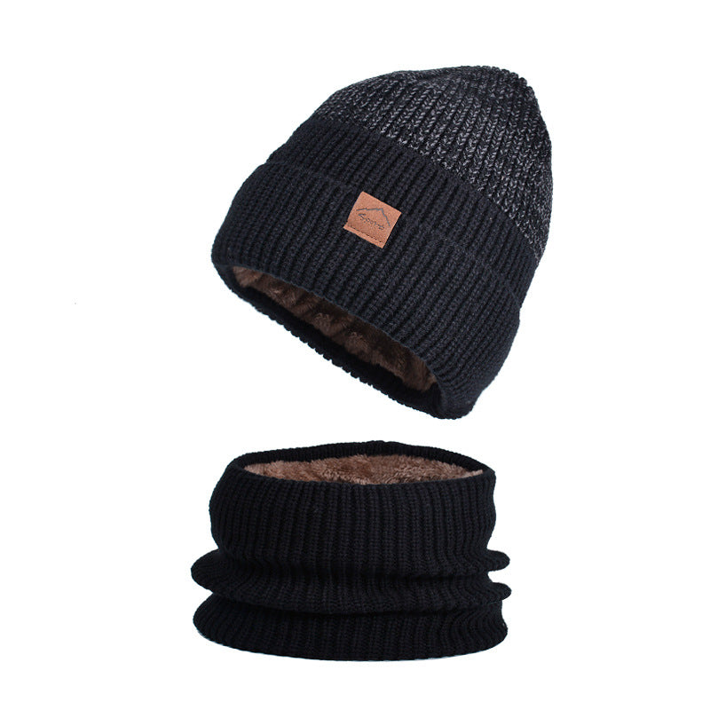 Winter Set: Knitted hat and scarf for outdoor activities