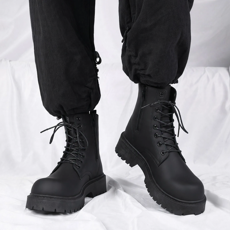 Padded men's biker-style boots
