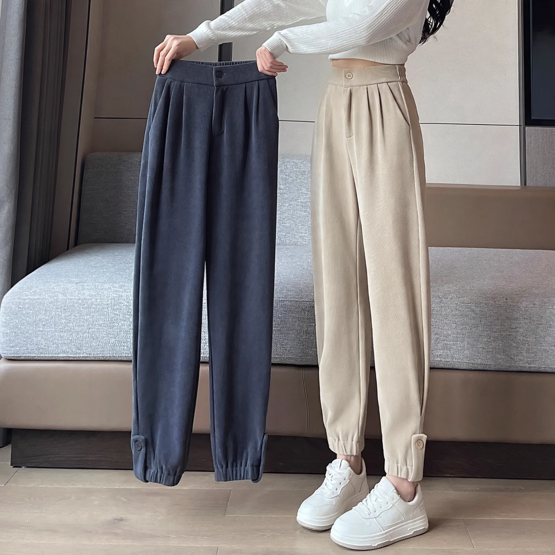 Ladies leisure pants made of chenille cord, elastic leg cuffs
