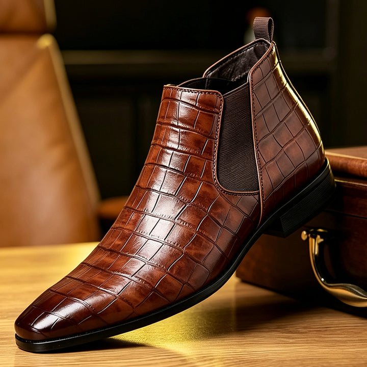 Fashionable men's Chelsea boots in vintage style
