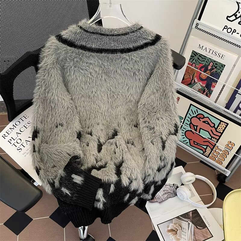 V-neck sweater in vintage style with gradient