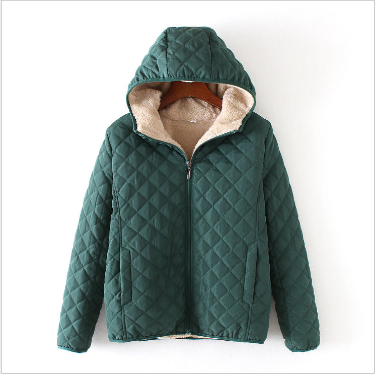 Short women's quilted jacket with lamb fleece lining