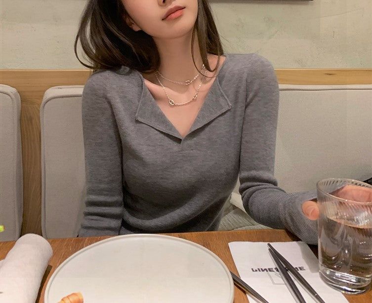 Women's sweater with V-neck