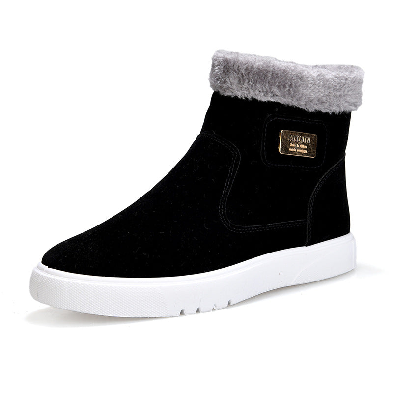 Insulated men's winter boots with non-slip sole