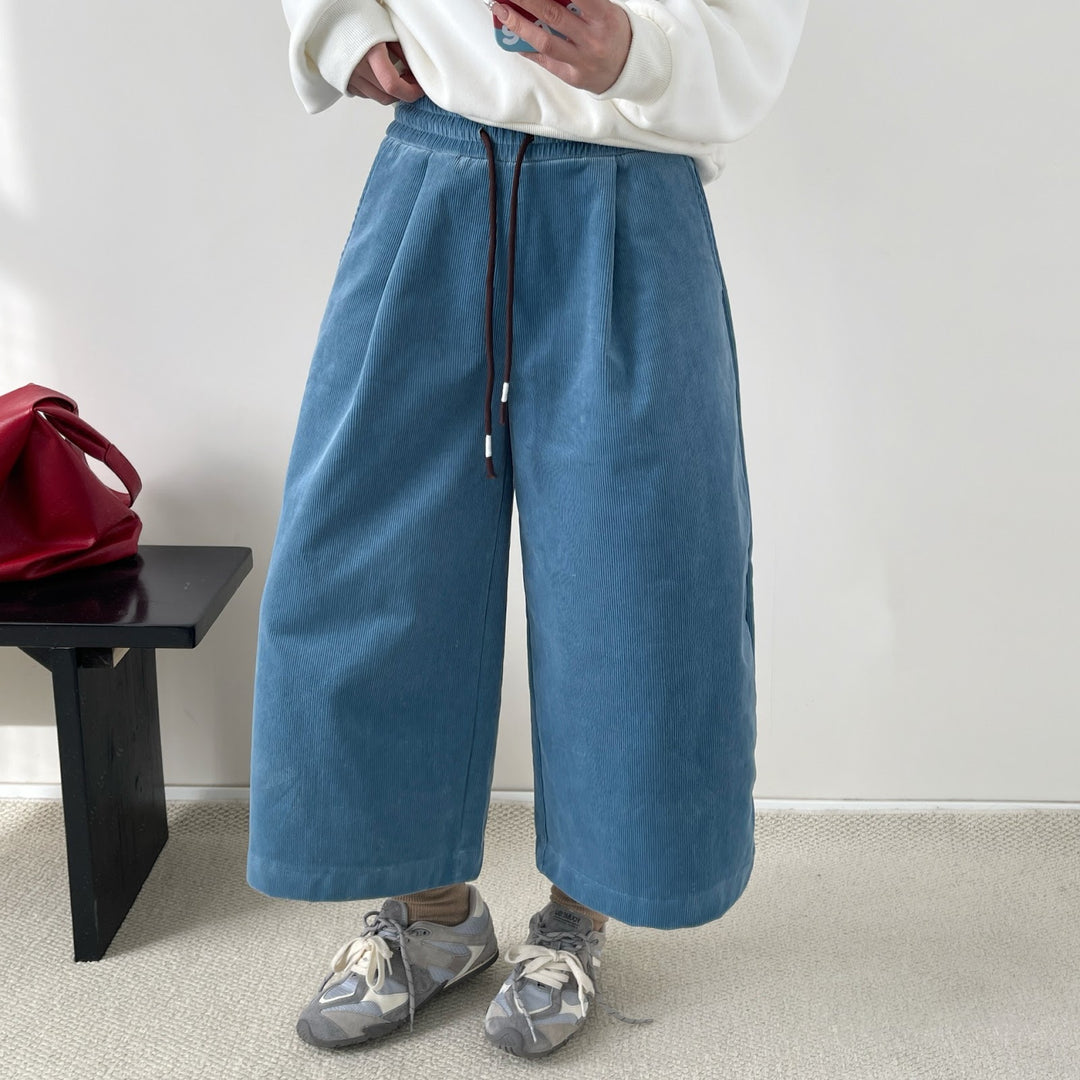 Women's corduroy pants, wide cut, ankle length, lined