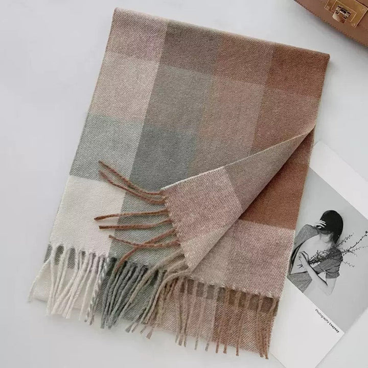 Checked scarf in retro style for women and men