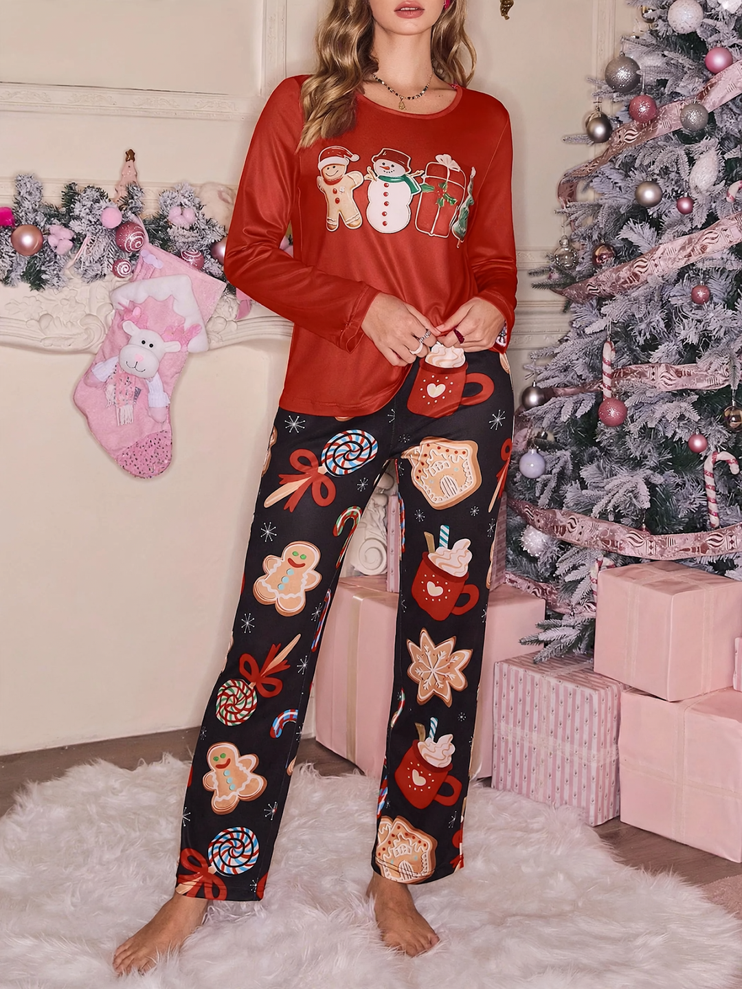 Loose pajama set with gingerbread man motif