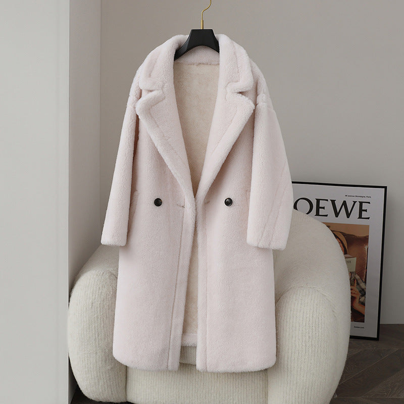 Relaxed women's winter coat made of virgin wool