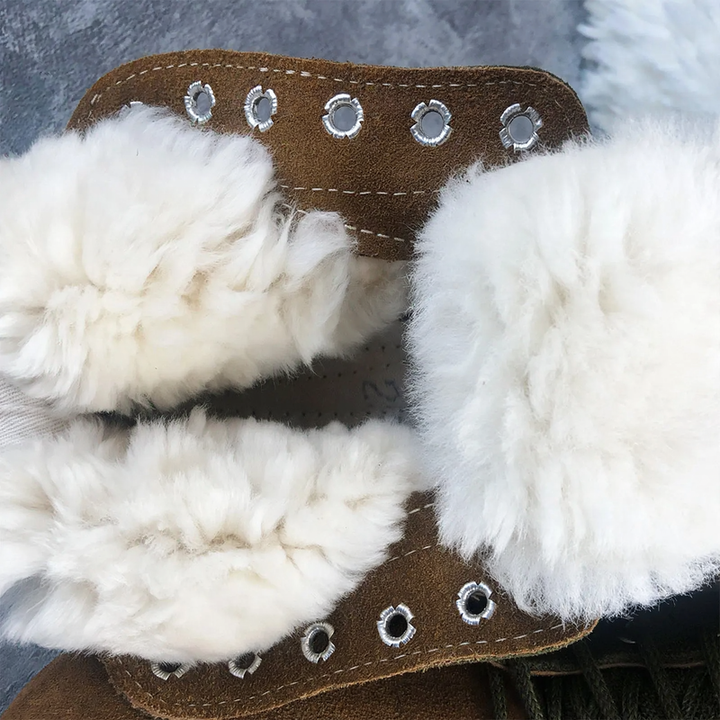 Men's winter boots made of suede, lined